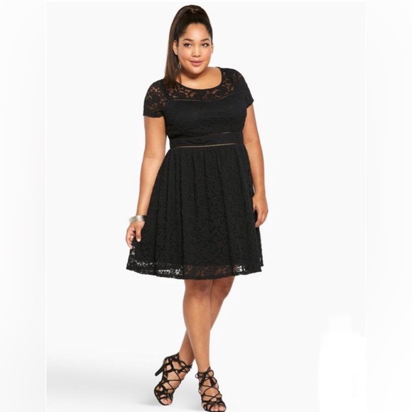 Torrid Black Lace Short Sleeve Empire Skater Fit & Flare Dress Sz 18 Whimsigoth - Picture 1 of 16